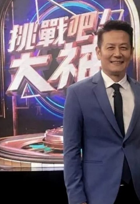 新片速遞舞蹈女神来袭极品美腿黑丝随着音乐摆弄美臀特写肥穴扎起双马尾看着更是诱人 - 6080电影