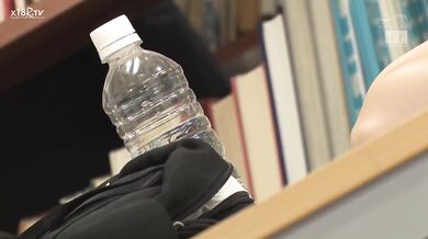 【中文字幕】おもらしキメセク痴汉电车 身动き取れないJ系をデカチン即ハメ中出し20発で混ざり合う体液垂れ流しレ○プ 仓本すみれ